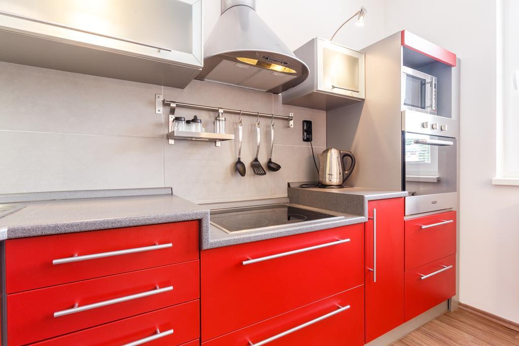 Modern Apartment With 2 Bedrooms كارلوفي فاري المظهر الخارجي الصورة
